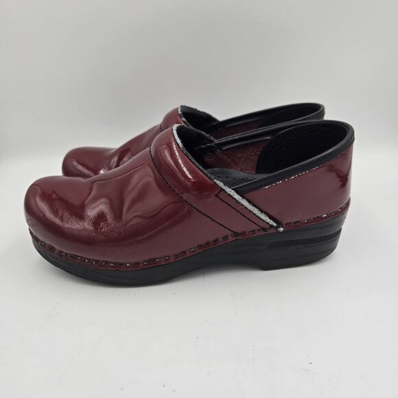 Dansko XP Professional Clogs 39 Women's 8.5 Red Patent Leather Comfort Work Shoe - Picture 1 of 13
